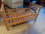 Vintage houten poppenbedje, Ophalen
