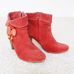 Suede Vintage Cellini Dames Laarsjes (Maat 38) € 45,-, Kleding | Dames, Schoenen, Ophalen of Verzenden, Zo goed als nieuw, Rood