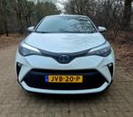 Toyota C-HR 1.8 Hybrid Dynamic . Camera. 18 inch . Apple car, Stof, 4 cilinders, Wit, 98 pk