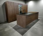 Prachtige greeploze showroom keuken met kookeiland, Ophalen of Verzenden, Nieuw, Composiet, Met kookeiland