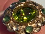 Vintage gouden ring met peridot en smaragden, Ophalen, Dame, Goud, Kleiner dan 17