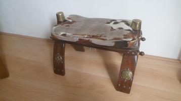 Vintage kruk hout leer koper bankje krukje kamelenzadel beschikbaar voor biedingen