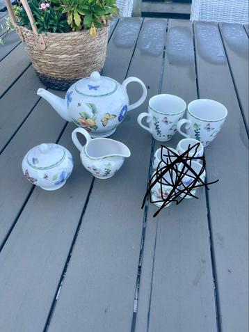Theepot set - Tuit beschadigd beschikbaar voor biedingen
