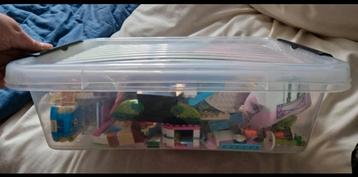 Doos vol Lego friends beschikbaar voor biedingen