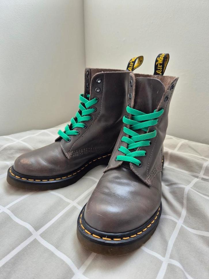 The Original Dr. Martens Pascal antraciet, 39 maar ruimer, Kleding | Dames, Schoenen, Zo goed als nieuw, Zwart, Verzenden