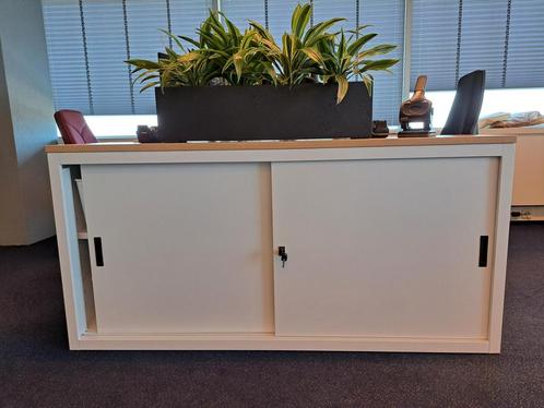 Kantoorinrichting witte schuifdeurkasten nieuwstaat metaal, Huis en Inrichting, Kasten | Dressoirs, Zo goed als nieuw, 25 tot 50 cm