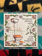 Vintage porseleinen wandtegel “WC”, Antiek en Kunst, Antiek | Wandborden en Tegels, Ophalen of Verzenden