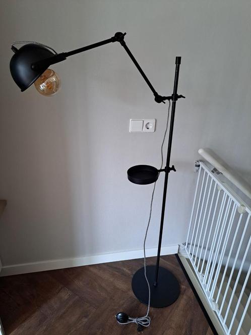 By Boo vloerlamp Falcon Black, Huis en Inrichting, Lampen | Vloerlampen, Gebruikt, 150 tot 200 cm, Metaal, Ophalen