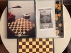 Damspel met houten damstenen en een gedecoreerd dambord, Hobby en Vrije tijd, Gezelschapsspellen | Bordspellen, Een of twee spelers