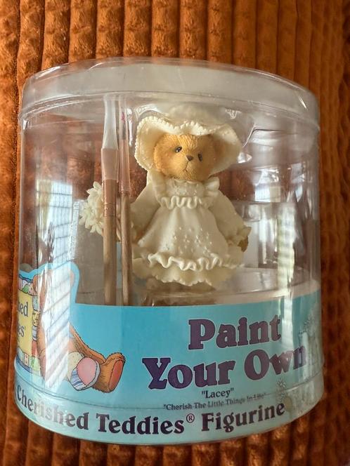Cherished Teddies Lacey, Verzamelen, Beren en Cherished Teddies, Nieuw, Beeldje, Cherished Teddies, Ophalen of Verzenden