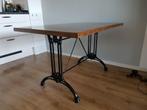 tafel met gietijzeren onderstel voor binnen / buiten, Ophalen, Zo goed als nieuw, Rechthoekig, Metaal