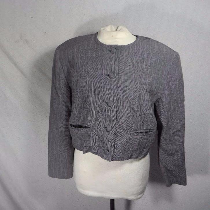 Kort grijs damesjasje.Mt 38.Merk Monique Brouns, Kleding | Dames, Jasjes, Kostuums en Pakken, Zo goed als nieuw, Jasje, Maat 38/40 (M)