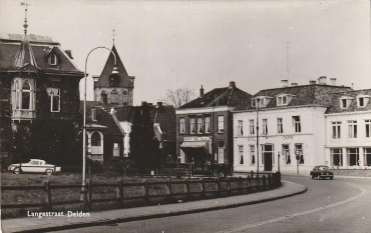 DELDEN Langestraat met Studebaker en Renault, Verzamelen, Ansichtkaarten | Nederland, Ongelopen, Overijssel, 1940 tot 1960, Verzenden