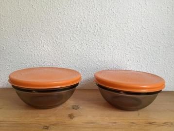 2 Retro Luminarc rookglas schaaltjes met oranje deksel. beschikbaar voor biedingen