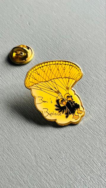 Duo parachutesprong pin parachute beschikbaar voor biedingen
