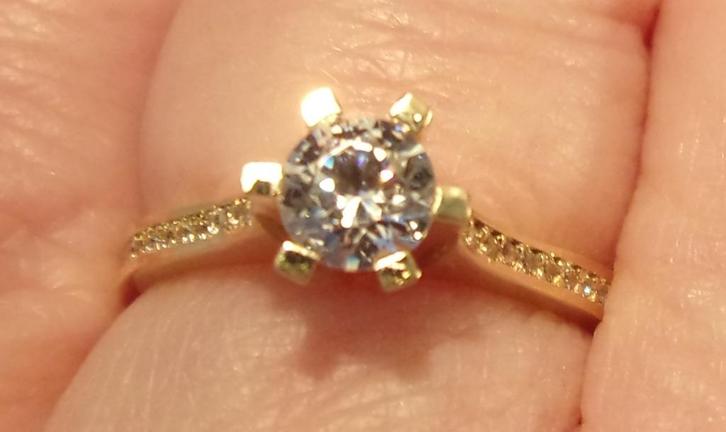 Massief 14 karaat gouden verlovingsring - trouwring, Sieraden, Tassen en Uiterlijk, Ringen, Zo goed als nieuw, Dame, 17 tot 18