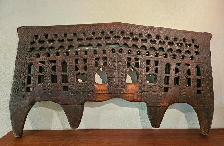 Origineel wagenschot / juk met houtsnijwerk, Antiek en Kunst, Kunst | Beelden en Houtsnijwerken, Ophalen