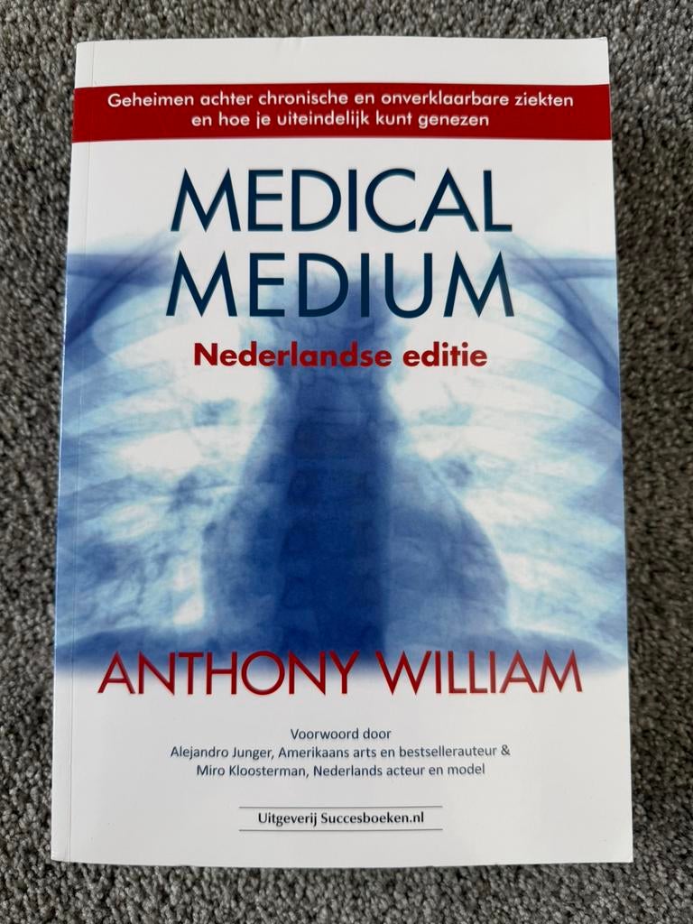 MEDICAL MEDIUM - Nederlandse Editie - Anthony William, Verzenden, Zo goed als nieuw