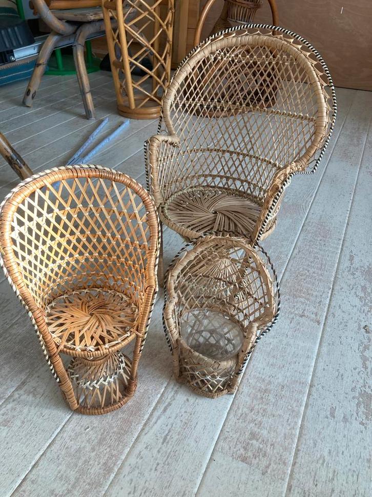 Rotan Pauw Stoeltjes Mini - Planten/Knuffel Houders, Huis en Inrichting, Stoelen, Zo goed als nieuw, Drie, Riet of Rotan, Bruin