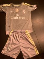 Real Madrid Ronaldo tenue - Maat 128, Maat XS of kleiner, Ophalen of Verzenden, Zo goed als nieuw, Set