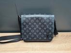 Louis vuitton messenger bag, Sieraden, Tassen en Uiterlijk, Tassen | Schoudertassen, Ophalen of Verzenden, Zo goed als nieuw, Zwart