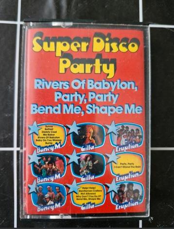Cassettebandje Super Disco Party beschikbaar voor biedingen