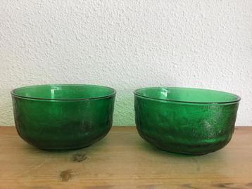 2 Arcoroc Siërra schaaltjes groen. beschikbaar voor biedingen