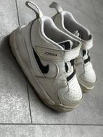 Nike jordan sneakers maat 23,5, Kinderen en Baby's, Kinderkleding | Schoenen en Sokken, Ophalen, Gebruikt, Sportschoenen
