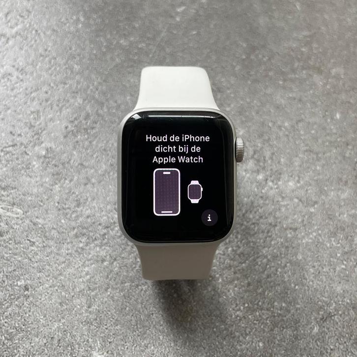 Apple Watch SE, Sieraden, Tassen en Uiterlijk, Smartwatches, Gebruikt, iOS, Zwart, Ophalen