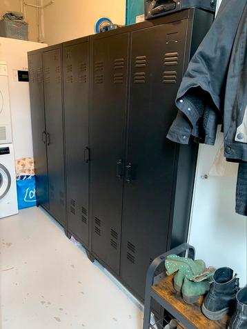 Zwarte locker (kleding)kast Mick (binnen straal heel bezorgd