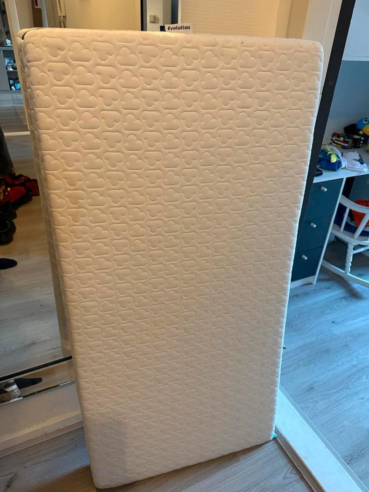 Ledikant matras - Evolution, Kinderen en Baby's, Babywiegjes en Ledikanten, Gebruikt, Ledikant, Ophalen