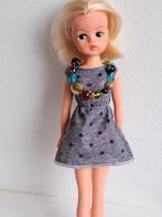 Jurk met ketting voor barbie sindy fleur excl pop, Ophalen of Verzenden, Zo goed als nieuw, Kleertjes
