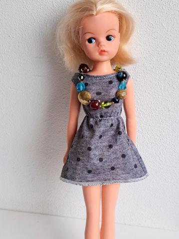 Jurk met ketting voor barbie sindy fleur excl pop  beschikbaar voor biedingen