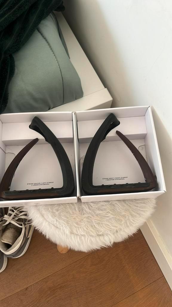 Freejump soft up lite beugels bruin te koop, Dieren en Toebehoren, Paarden en Pony's | Hoofdstellen en Tuigage, Zo goed als nieuw