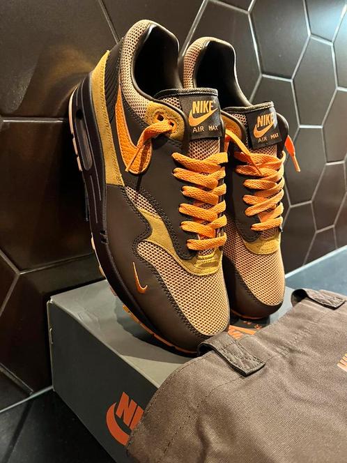 Nike Air Max 1 Kingsday EU43, Kleding | Heren, Schoenen, Nieuw, Sneakers of Gympen, Bruin, Ophalen of Verzenden