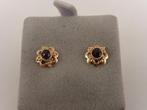 Gouden oorknopjes met granaat                           G120, Gebruikt, ., Ophalen of Verzenden, .
