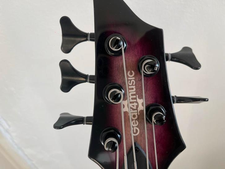 Gear4music Basgitaar - 5 snarig, Muziek en Instrumenten, Snaarinstrumenten | Gitaren | Bas, Gebruikt, Elektrisch, 5-snarig, Ophalen