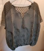 Leuke kaki kleurige bloes maat xxl met borduursel en kant., Ophalen of Verzenden, Zo goed als nieuw, Maat 46/48 (XL) of groter