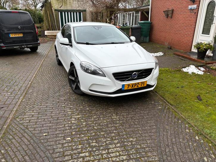 Volvo V40 2.0 D4 190PK 2014 Wit, Auto's, Volvo, Particulier, V40, Diesel, A, Hatchback, Handgeschakeld, Origineel Nederlands, Wit