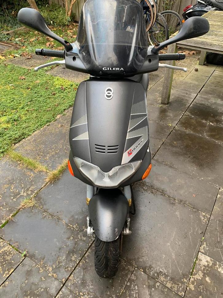 Gilera runner vxr 200cc A1 motorplaat 2002, Fietsen en Brommers, Scooters | Piaggio, Zo goed als nieuw, Overige modellen, Benzine