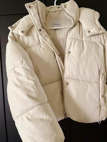 Bershka jacket, de winterjas. Geweldige deal! beschikbaar voor biedingen