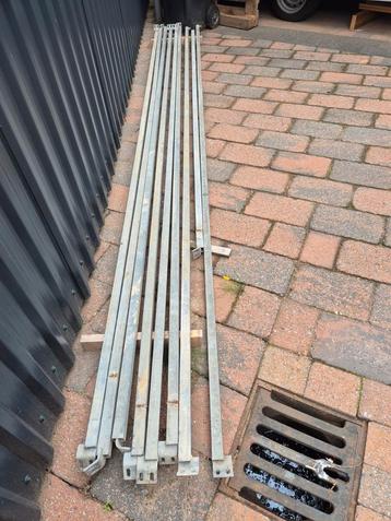 Metalen Kokers 30x30x2mm - 8x 380cm, 1x 280cm beschikbaar voor biedingen