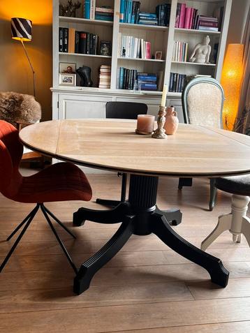 Handgemaakte eikenhouten tafel, kan rond, vierkant en meer beschikbaar voor biedingen