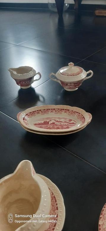 Compleet boerenhoeve servies beschikbaar voor biedingen