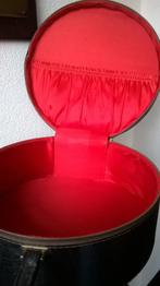 zwart rieten hoed in originele doos, Ophalen of Verzenden, Zo goed als nieuw, 56 of 57 cm (M, 7 of 7⅛ inch), Hoed