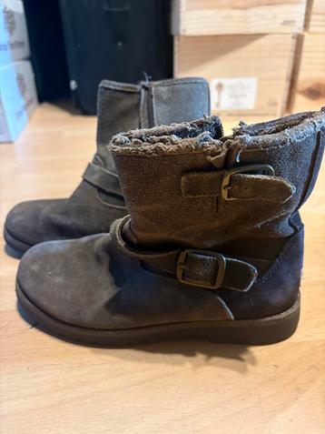UGG Laarsjes Maat 33 beschikbaar voor biedingen