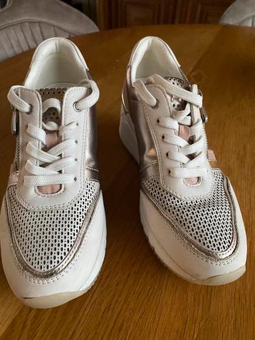 Dames schoenen sneakers maat 38 zgan beschikbaar voor biedingen