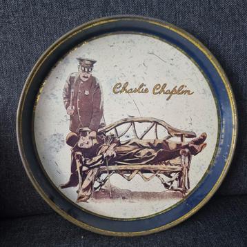 Vintage metalen Charlie Chaplin dienblad – jaren ’70 beschikbaar voor biedingen