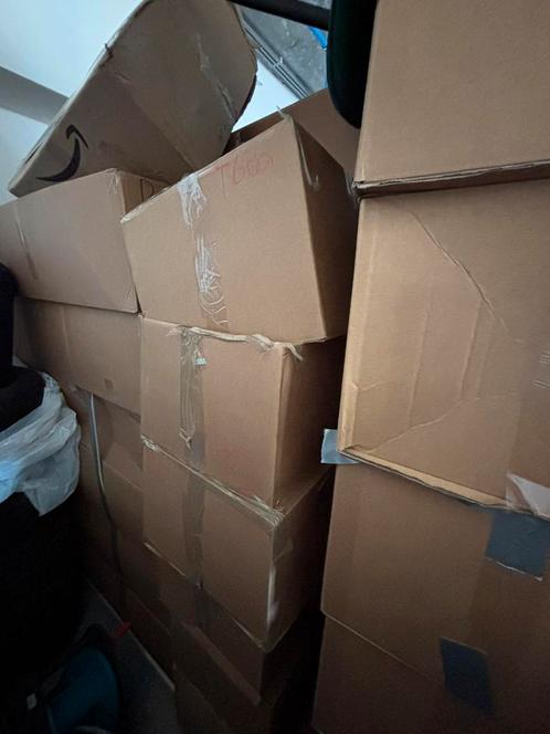 TE KOOP: 15.000+ Telefoonhoesjes iPhone, Samsung, Huawei, Doe-het-zelf en Verbouw, Kratten en Dozen, Zo goed als nieuw, Doos, Minder dan 35 cm