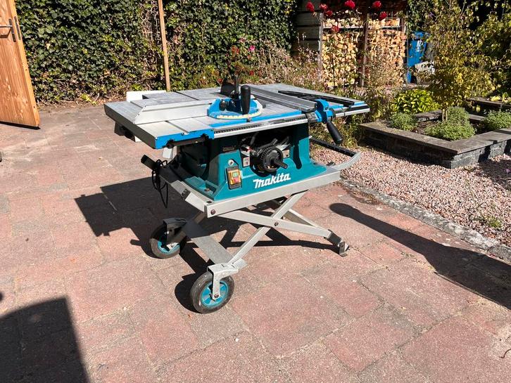 Nette Makita MLT100NX1 zaagtafel, Doe-het-zelf en Verbouw, Gereedschap | Zaagmachines, Zo goed als nieuw, Cirkelzaag, 1200 watt of meer